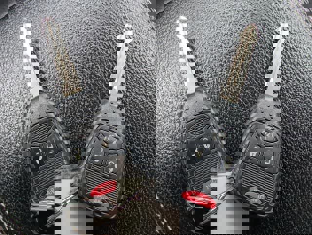 Used 2017 Jeep Wrangler Unlimited Rubicon AWD/4WD image 34