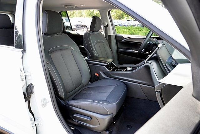 Certified 2023 Jeep Grand Cherokee L Laredo RWD image 12