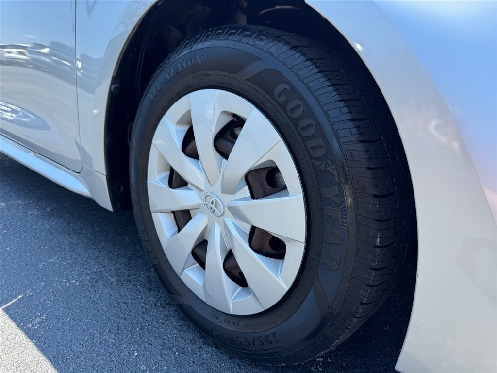 Used 2020 Toyota Corolla L FWD image 9