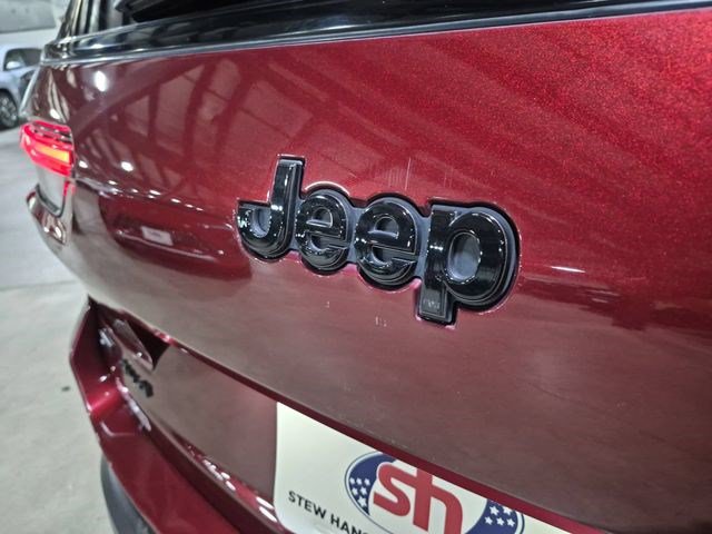 Used 2021 Jeep Grand Cherokee L Laredo AWD/4WD image 31