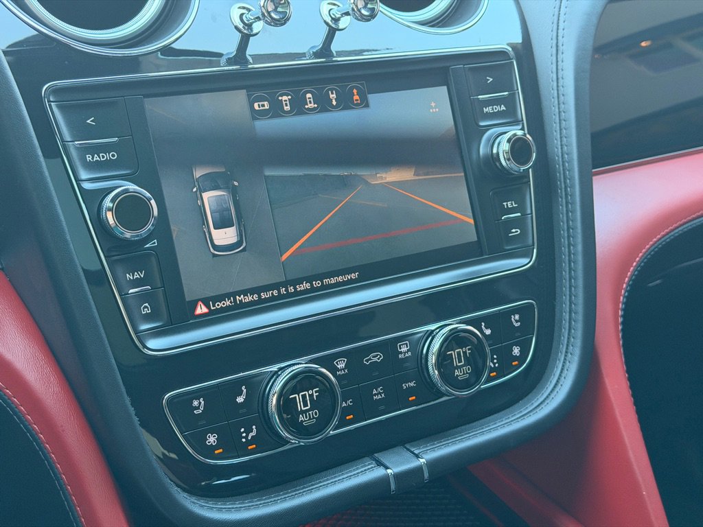Used 2018 Bentley Bentayga AWD/4WD image 14