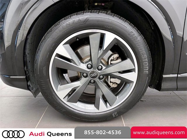 Used 2025 Audi Q4 e-tron Premium w/ Convenience Package image 8