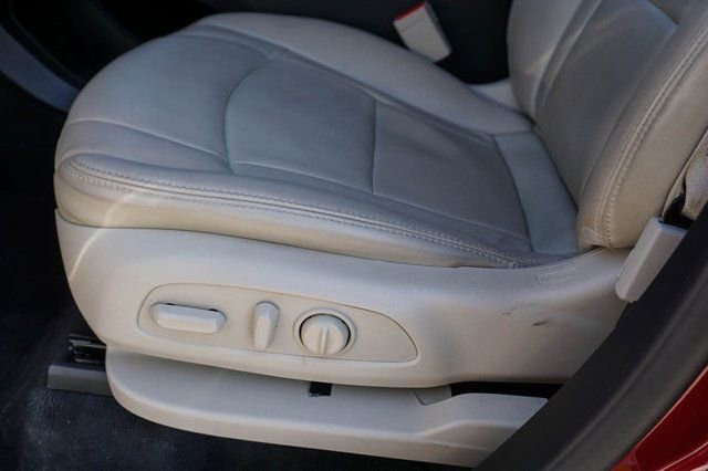 Used 2019 Buick Enclave Essence image 16