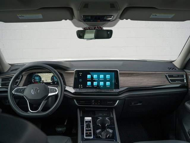 Certified 2025 Volkswagen Atlas SEL image 23