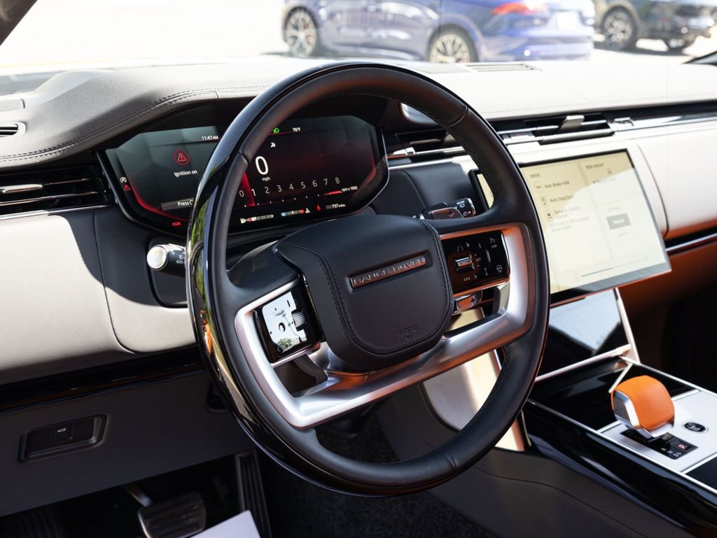 Used 2025 Land Rover Range Rover SE AWD/4WD image 23