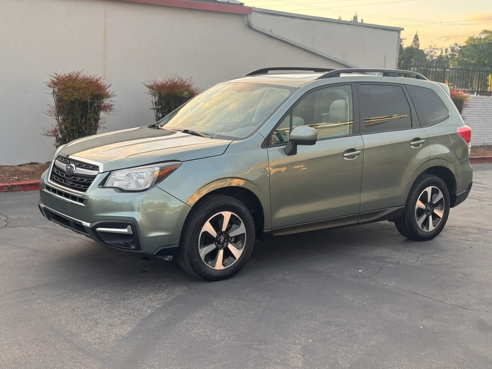 Used 2017 Subaru Forester 2.5i Premium w/ All-Weather Package AWD/4WD image 2