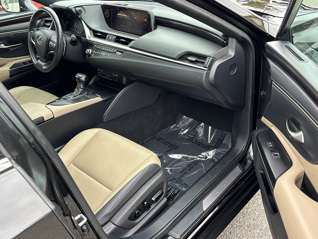 Used 2021 Lexus ES 300h w/ Premium Package FWD image 27
