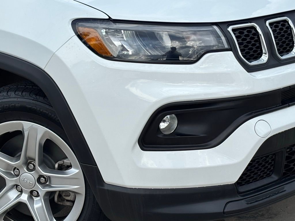 Used 2023 Jeep Compass Latitude image 8