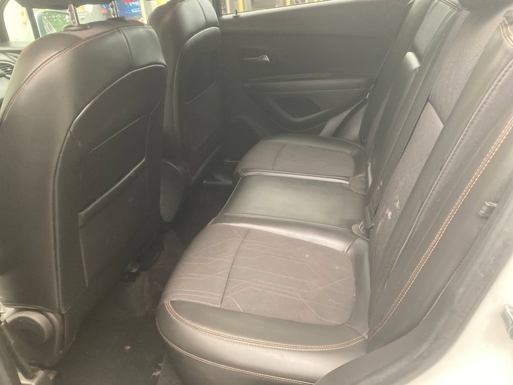 Used 2019 Chevrolet Trax LT w/ LT Convenience Package AWD/4WD image 28