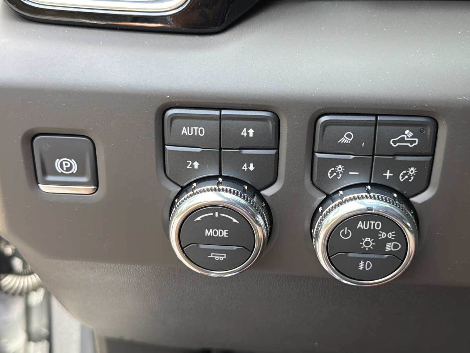 New 2026 GMC Sierra 3500 Denali w/ Denali Reserve Package AWD/4WD image 17