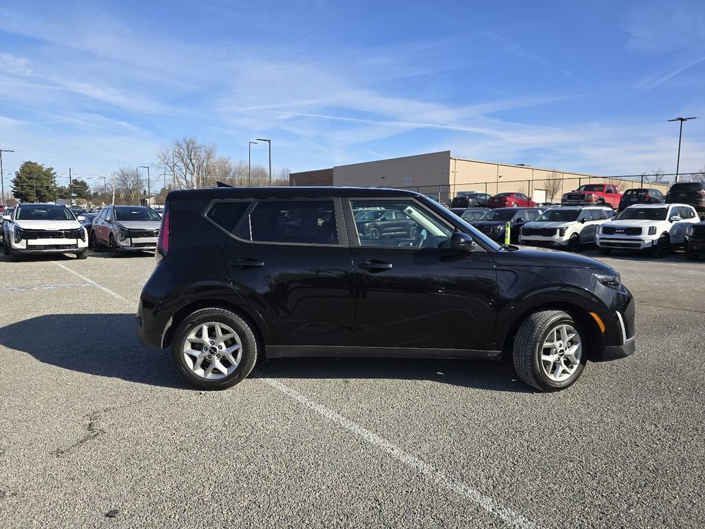 Used 2023 Kia Soul S image 16