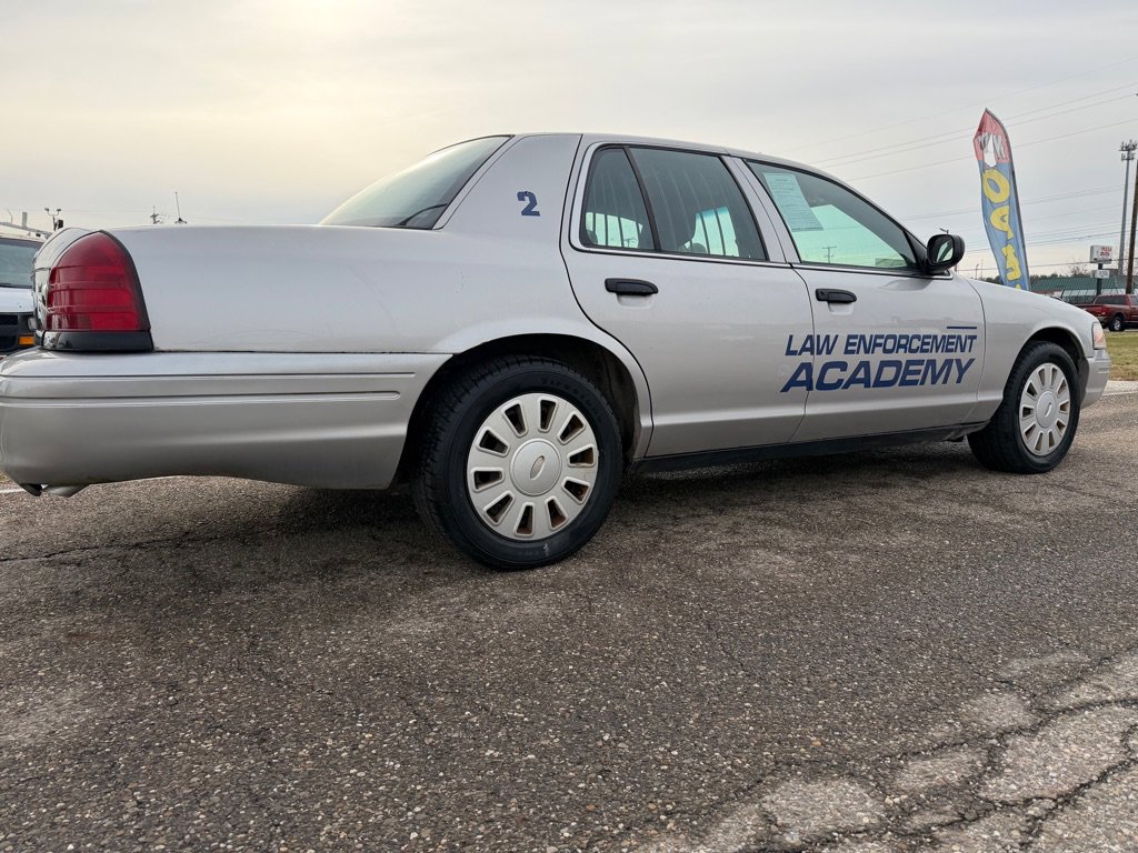 Used 2008 Ford Crown Victoria Police Interceptor image 6