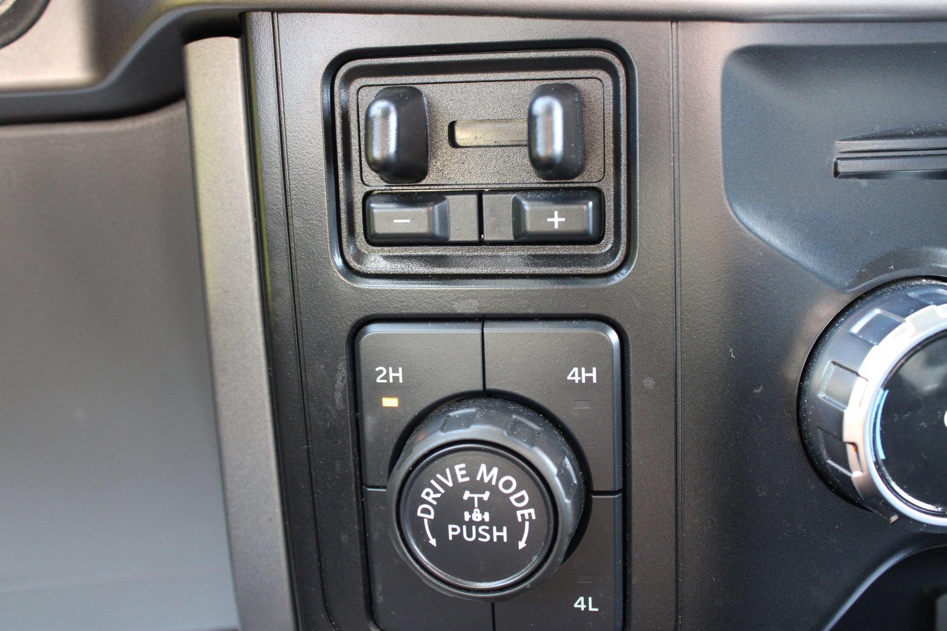 Used 2024 Ford F150 XLT w/ Tow/Haul Package AWD/4WD image 37