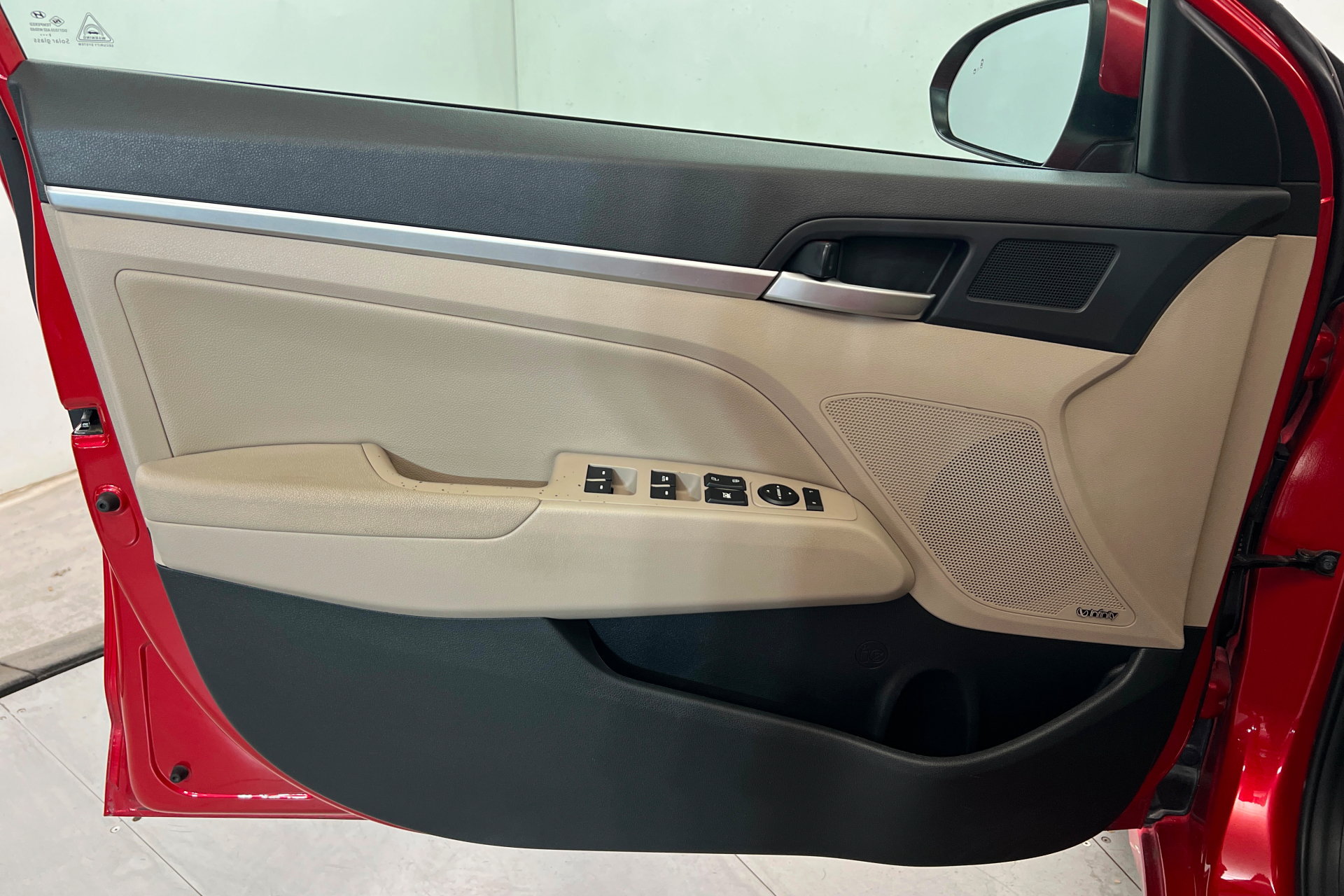 Used 2020 Hyundai Elantra Limited FWD image 14