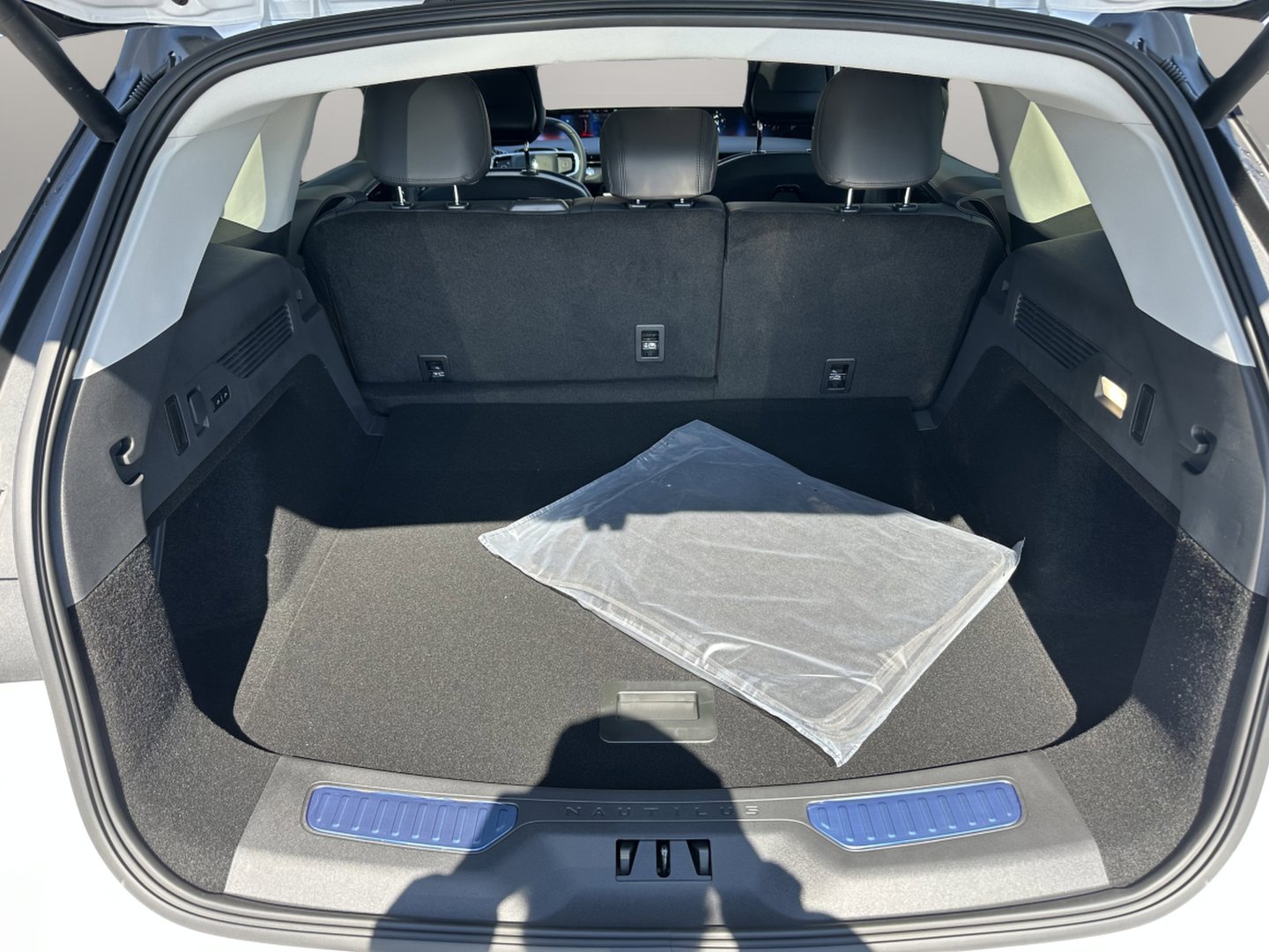 New 2026 Lincoln Nautilus Premier w/ Equipment Group 102A image 7