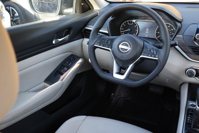 Certified 2025 Nissan Altima 2.5 SV FWD image 22