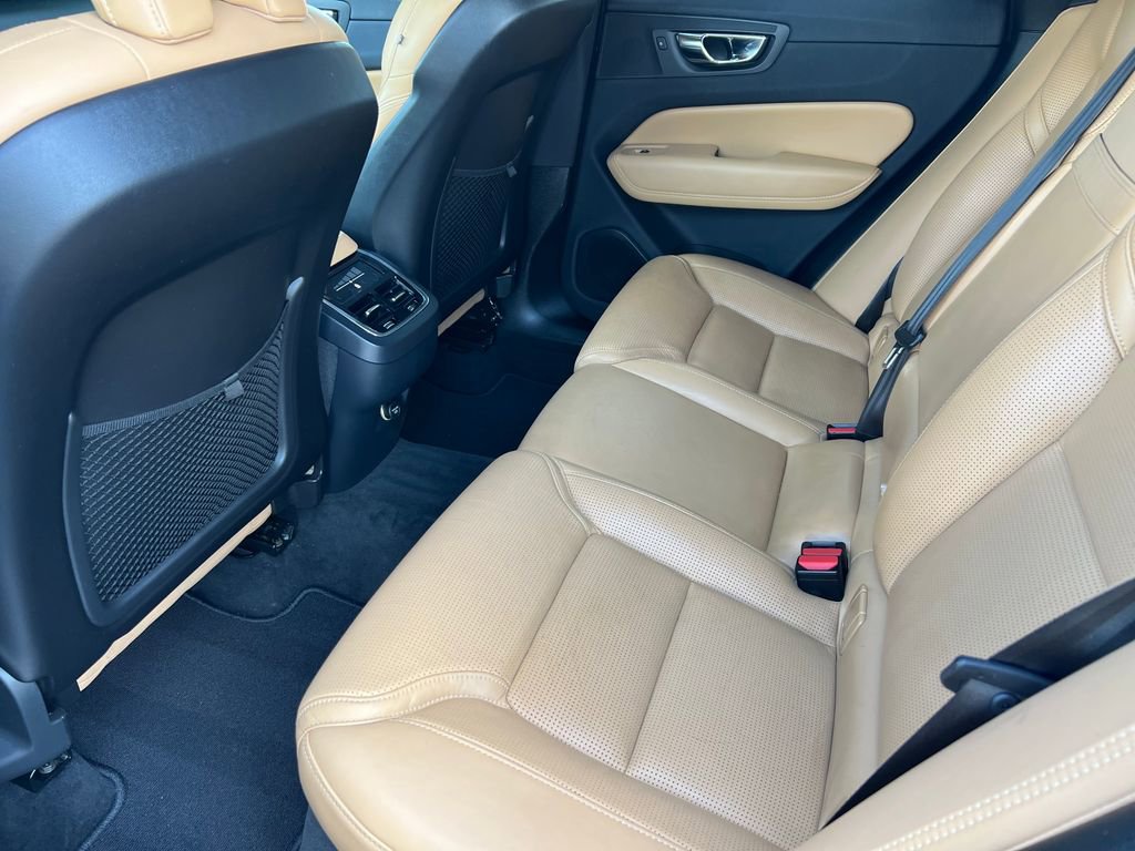 Used 2019 Volvo XC60 T5 Inscription AWD/4WD image 13
