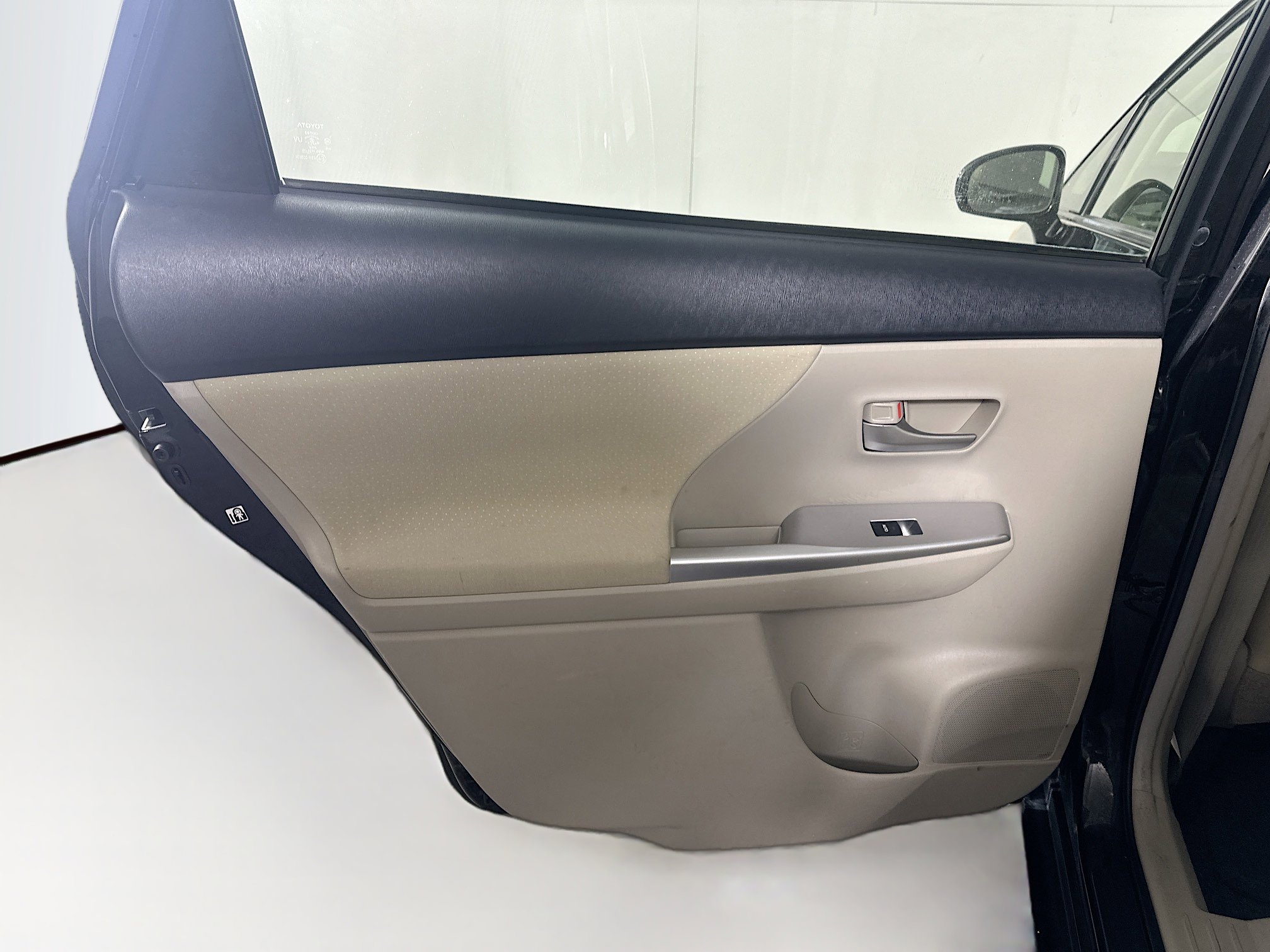 Used 2014 Toyota Prius V Two image 24