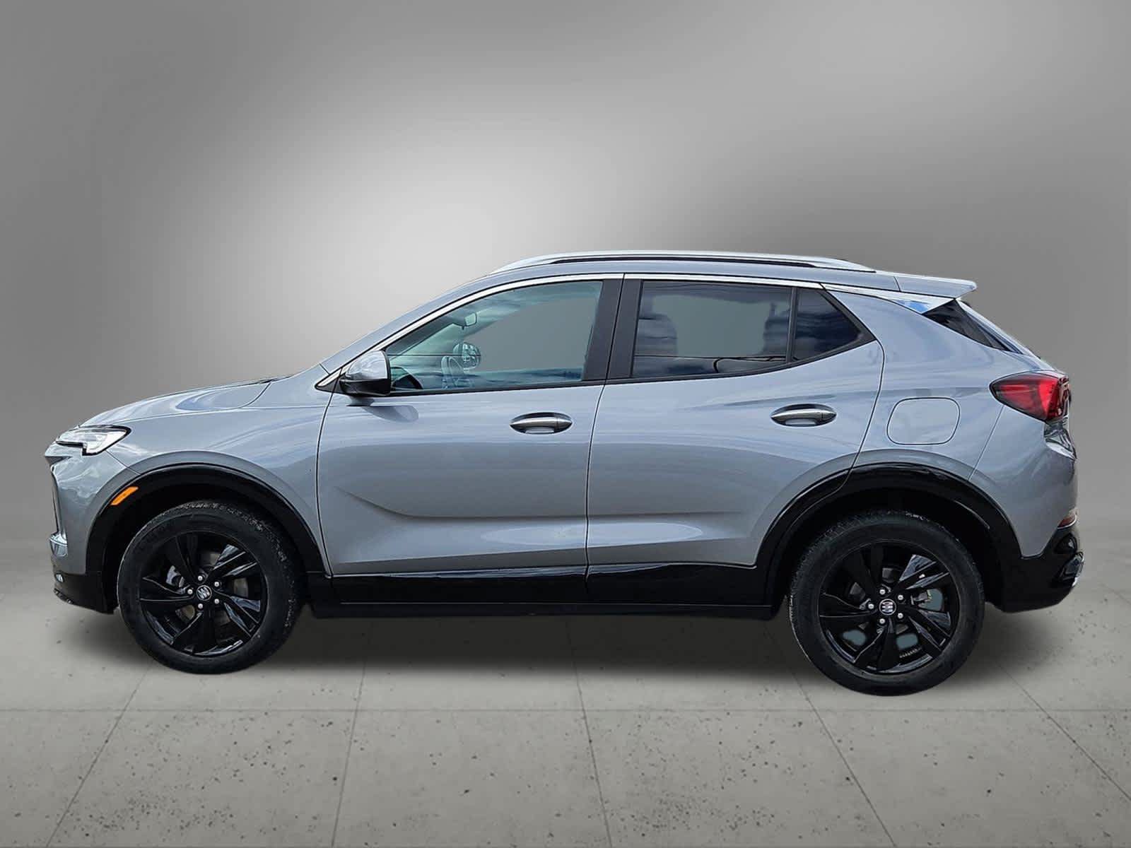 Used 2024 Buick Encore GX Sport Touring AWD/4WD image 2