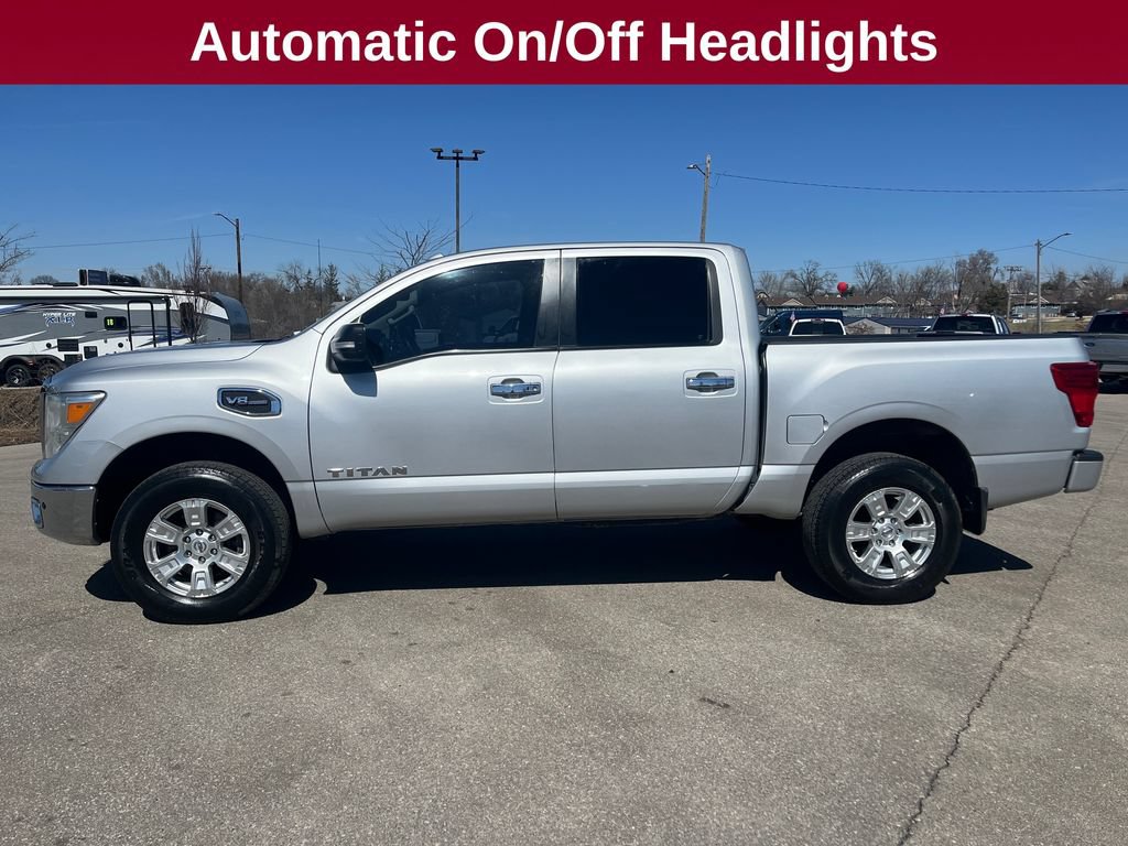 Used 2017 Nissan Titan SV AWD/4WD image 2