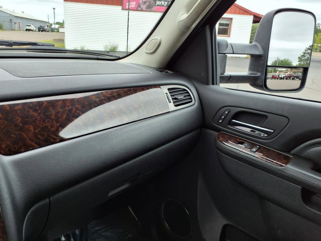 Used 2013 GMC Sierra 2500 Denali w/ Suspension Package, Off-Road image 21