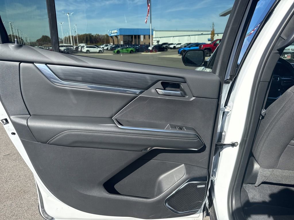 Used 2025 GMC Acadia Elevation FWD image 28