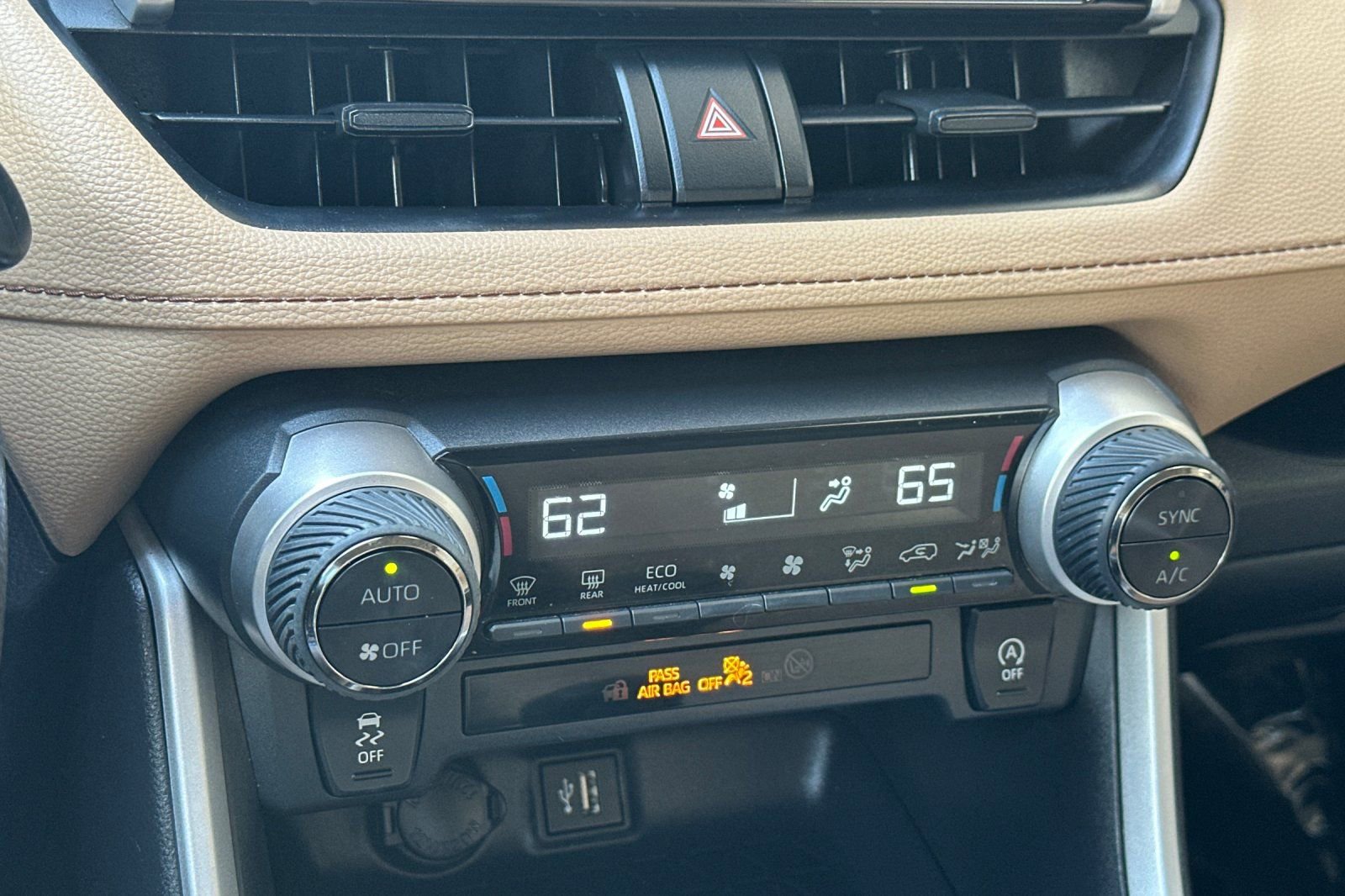 Used 2023 Toyota RAV4 XLE image 27