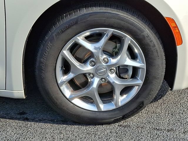 Used 2017 Chrysler Pacifica Limited FWD image 11