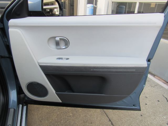 Used 2023 Hyundai Ioniq 5 Limited image 19