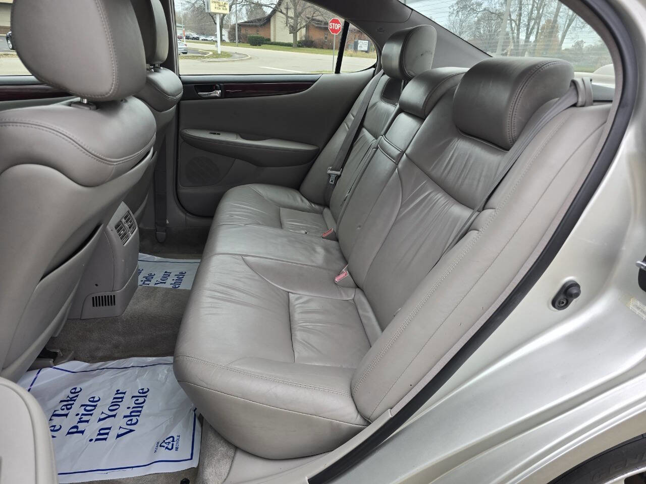 Used 2002 Lexus ES 330 Base 4dr Sedan image 9