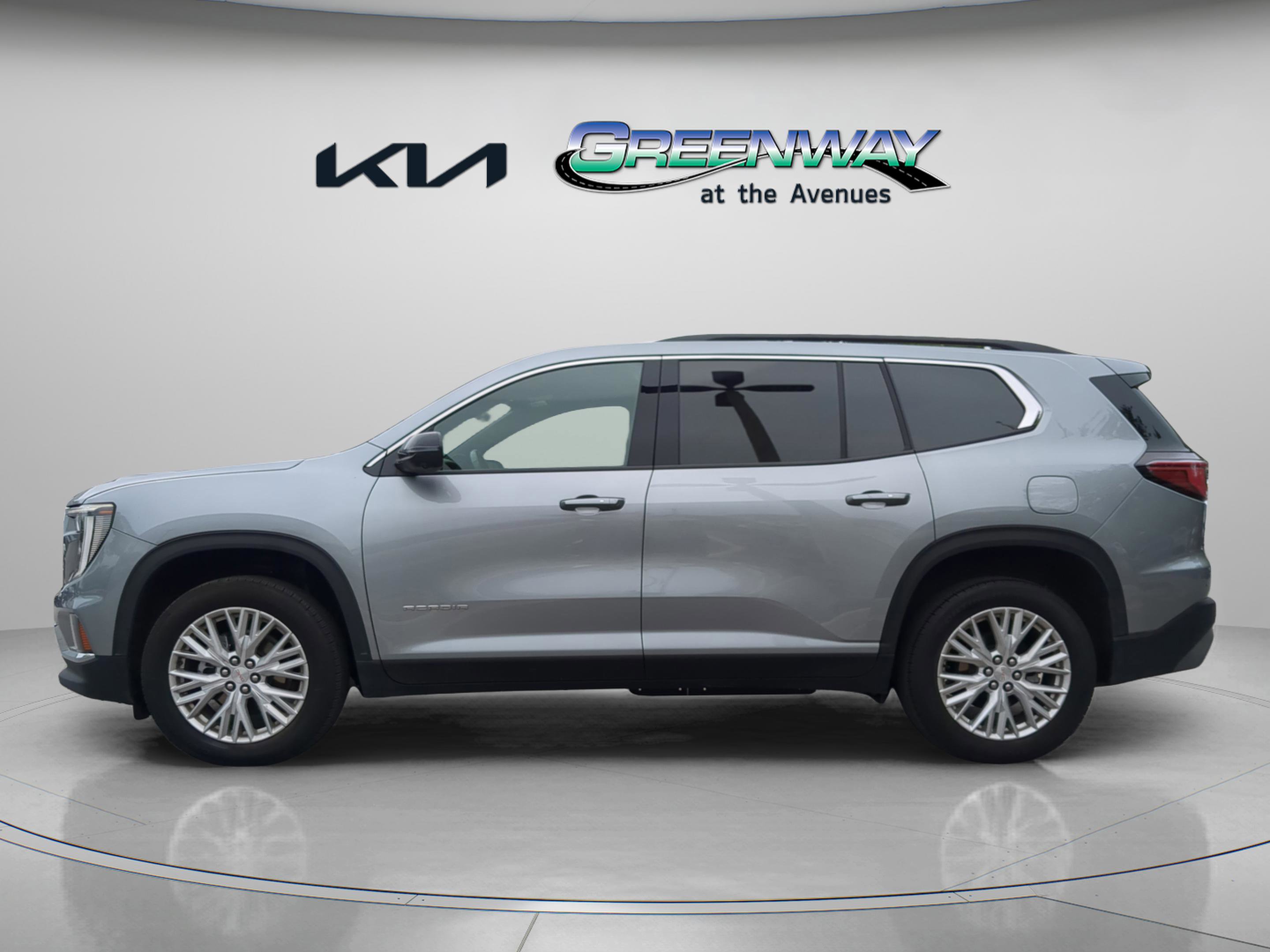 Used 2024 GMC Acadia Elevation image 3