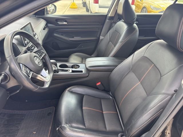 Used 2021 Nissan Altima 2.5 SR w/ SR Premium Package FWD image 11