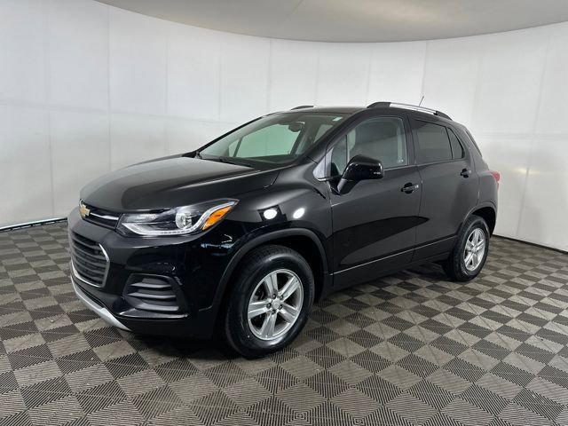 Used 2022 Chevrolet Trax LT w/ LT Convenience Package image 7