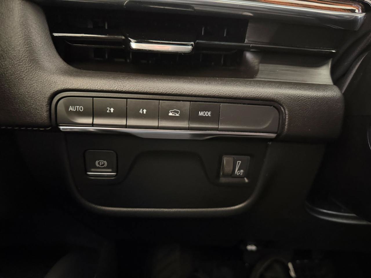 Used 2023 Cadillac Escalade Premium Luxury w/ LPO, Floor Liner Package AWD/4WD image 37