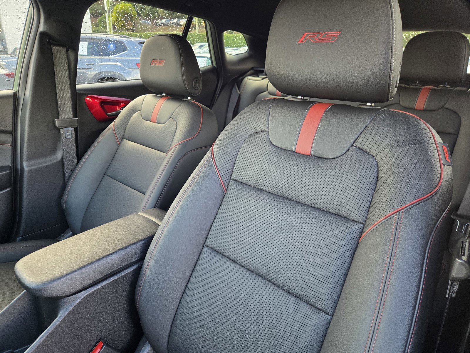 Used 2024 Chevrolet Trax RS w/ Sunroof Package image 17