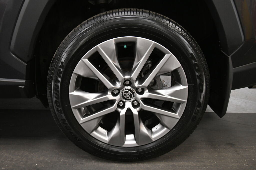 Used 2023 Toyota RAV4 XLE Premium AWD/4WD image 34