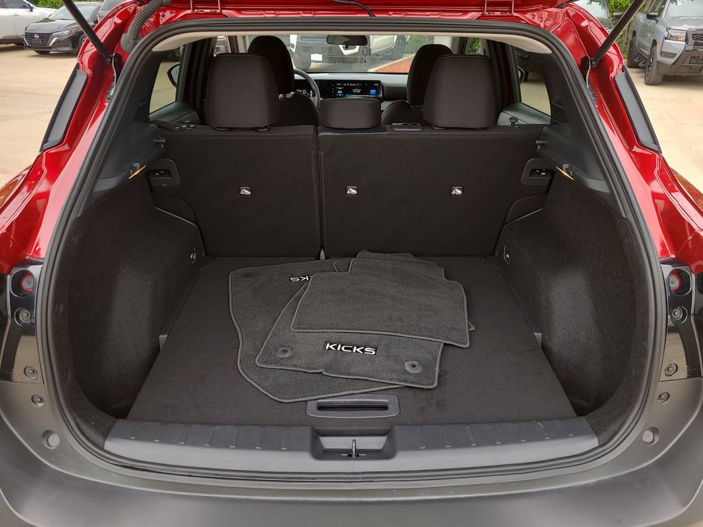 Certified 2025 Nissan Kicks SV FWD image 7