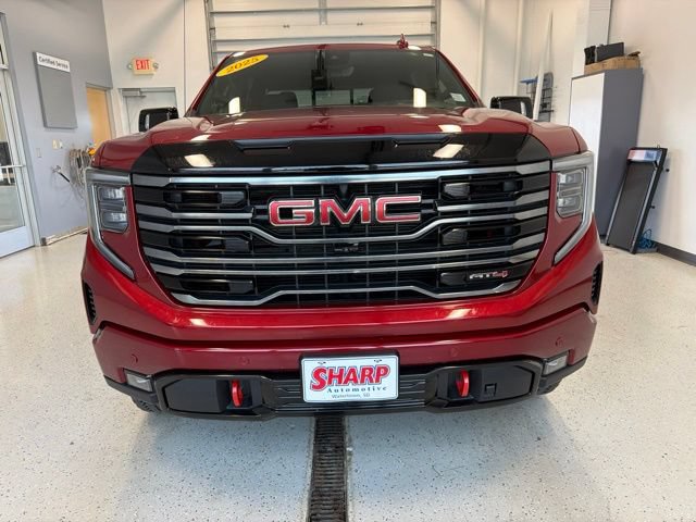 Used 2025 GMC Sierra 1500 AT4 w/ Technology Package AWD/4WD image 4