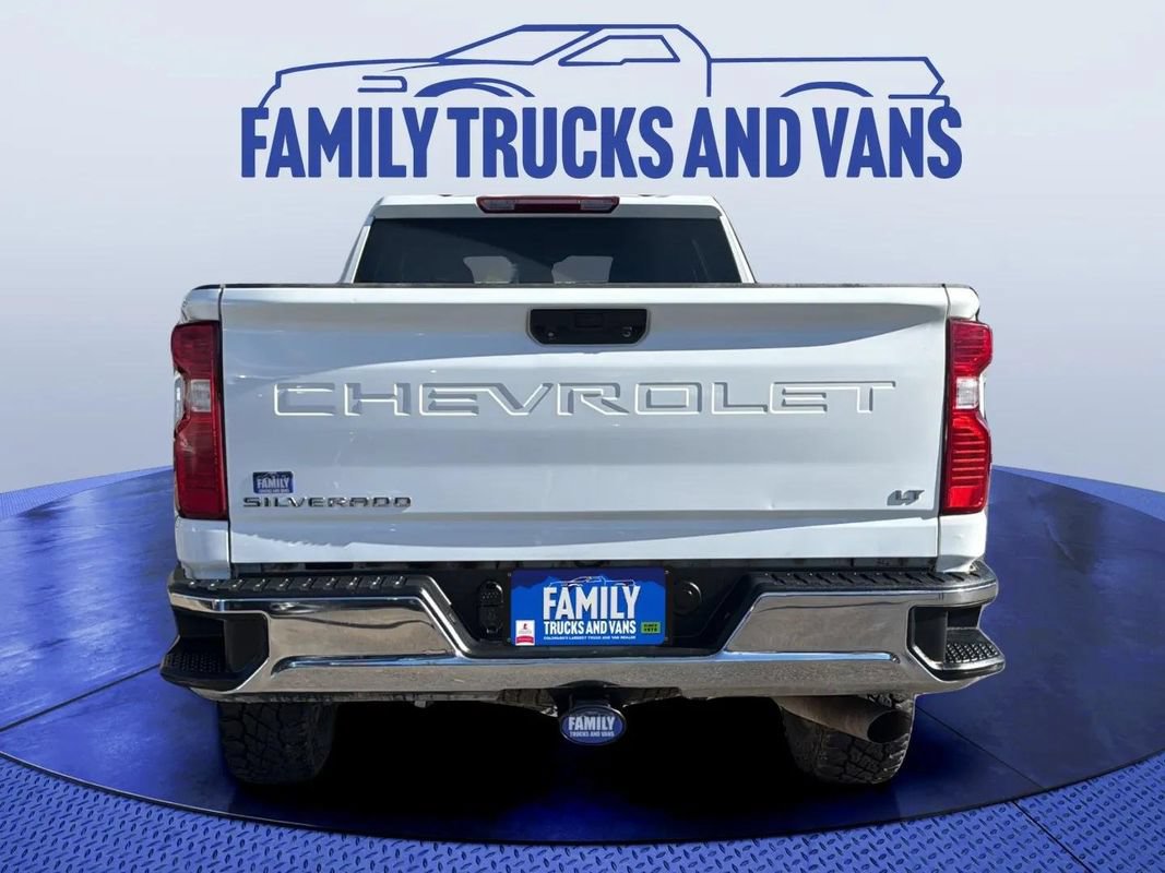 Used 2024 Chevrolet Silverado 2500 LT w/ Convenience Package AWD/4WD image 4
