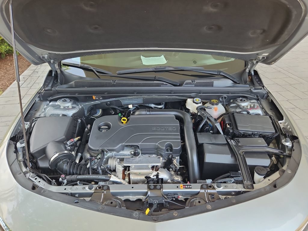Used 2025 Chevrolet Malibu LT FWD image 32