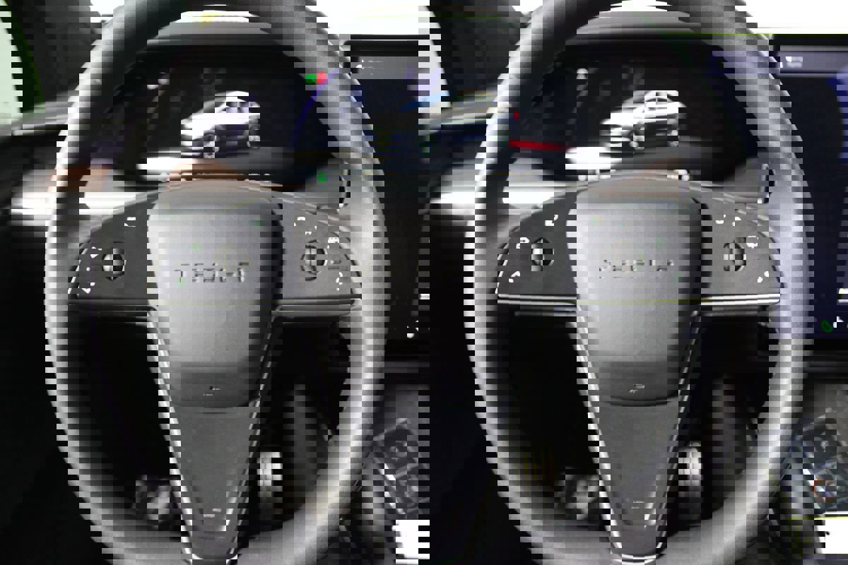 Used 2024 Tesla Model X image 4