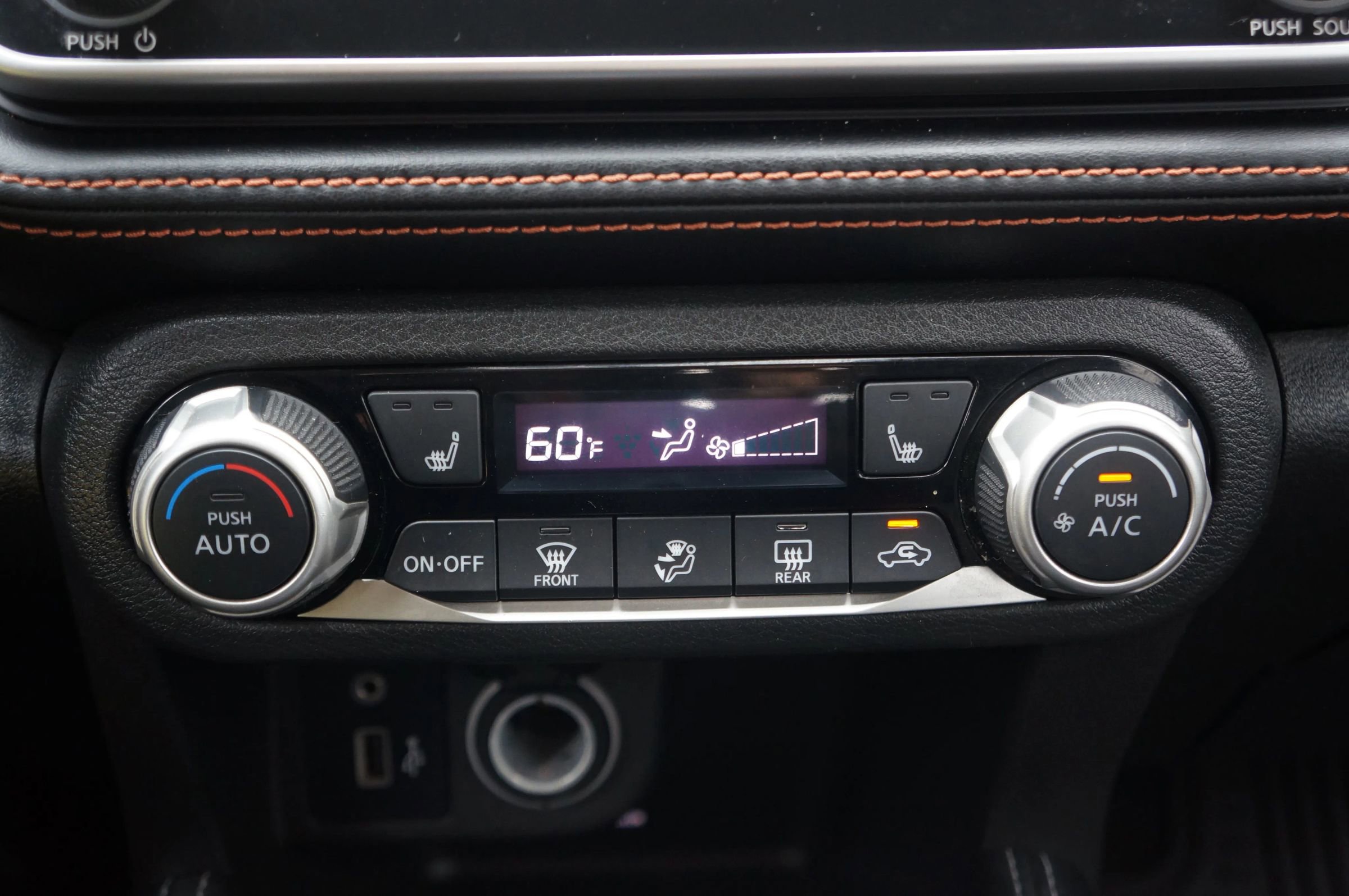 Used 2019 Nissan Kicks SR w/ SR Premium Package image 39