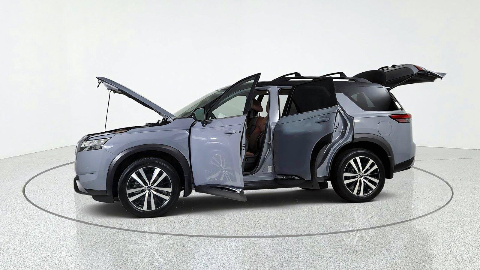 Used 2024 Nissan Pathfinder Platinum FWD image 11
