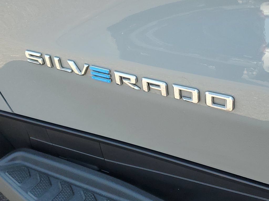 Used 2026 Chevrolet Silverado EV LT AWD/4WD image 36