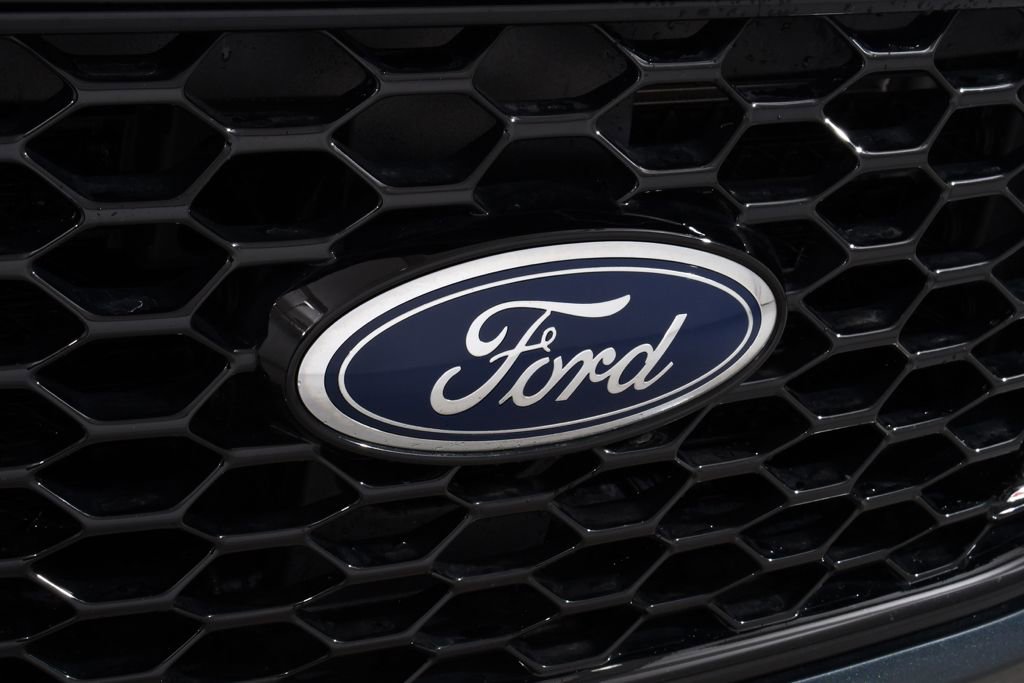 Used 2022 Ford Edge ST image 21