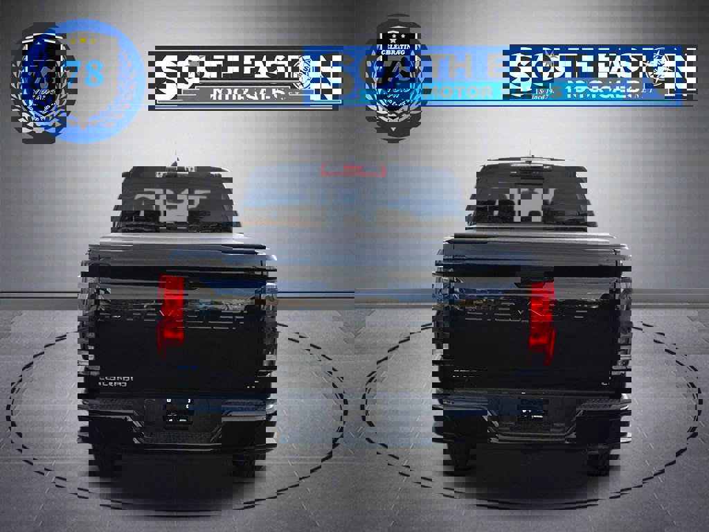 Used 2023 Chevrolet Colorado LT w/ LT Convenience Package image 4