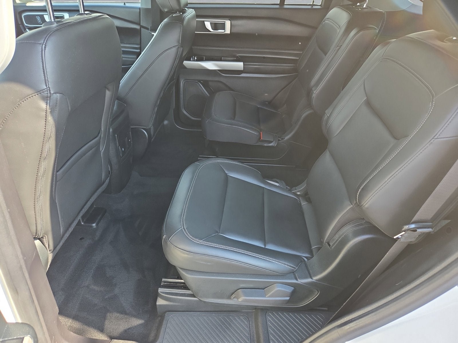 Certified 2022 Ford Explorer XLT w/ Equipment Group 202A AWD/4WD image 23