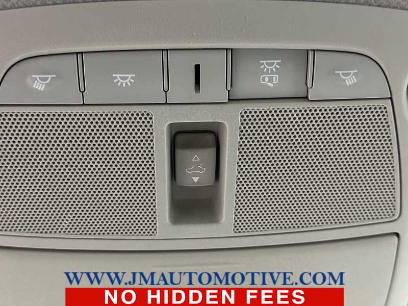 Used 2014 Nissan Sentra SL w/ Premium Package image 37