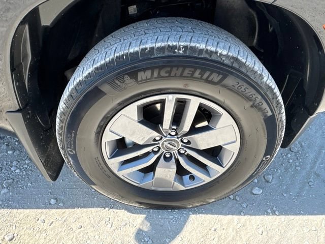 Used 2025 Nissan Frontier SV RWD image 22