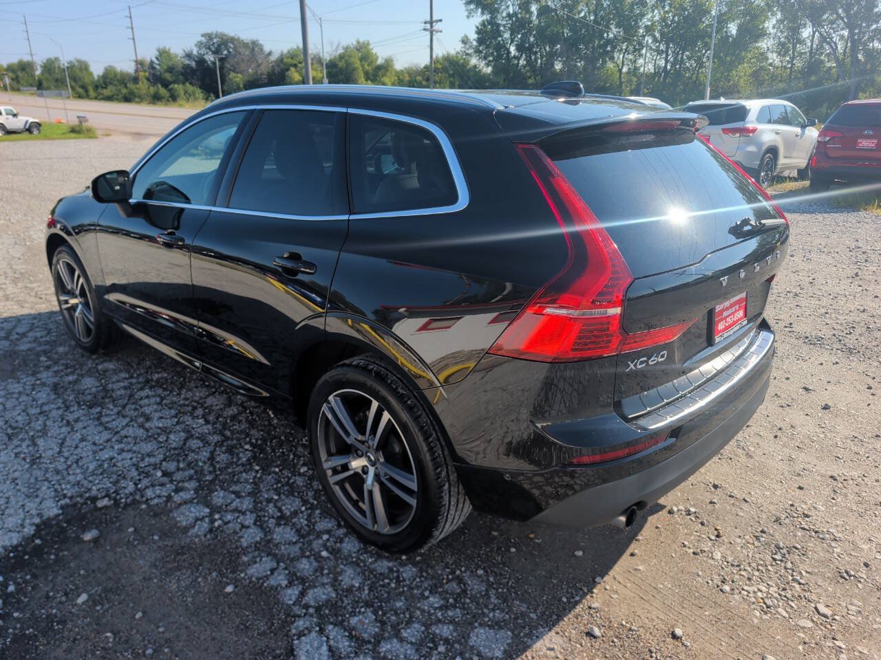 Used 2019 Volvo XC60 T5 Momentum w/ Premium Package AWD/4WD image 5